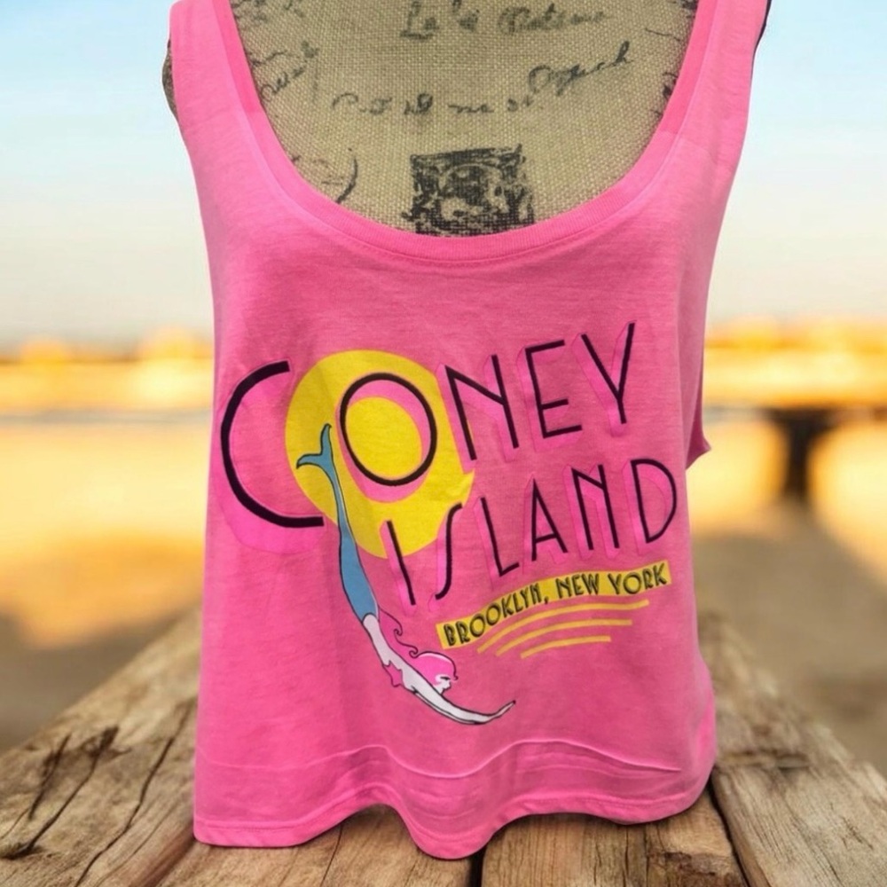 Coney Island Brooklyn New York Women’s Cropped Neon Hot Pink Top Size XL. EUC